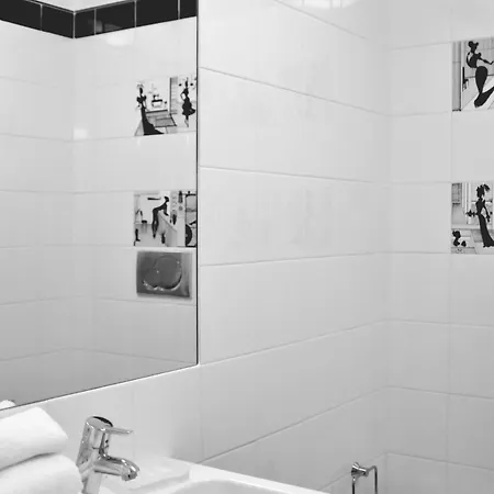 Отель Feliz In 5*